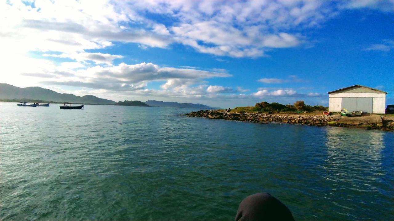 Chale Praia Da Armacao Florianópolis 外观 照片